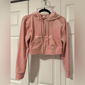 Colsie Cropped Velvet Sweatshirt